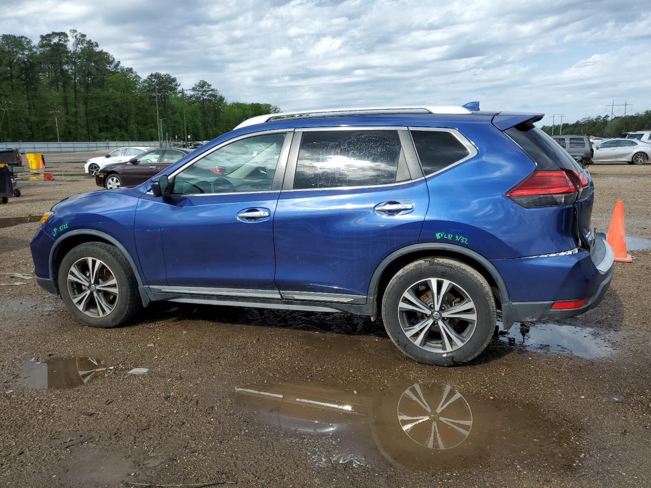 5N1AT2MT5HC829731 NISSAN ROGUE 2017