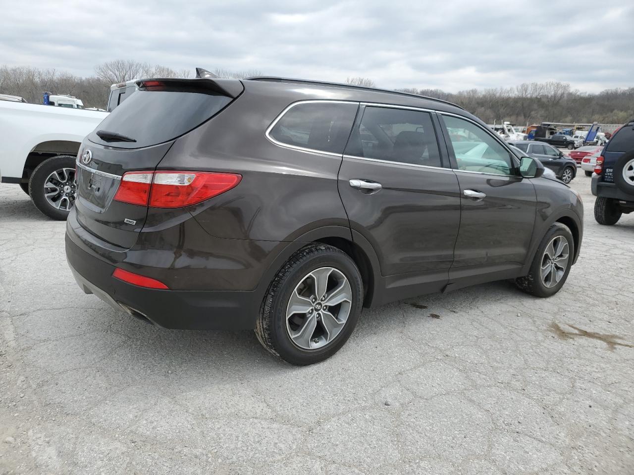 2016 Hyundai Santa Fe Se vin: KM8SMDHF6GU152120