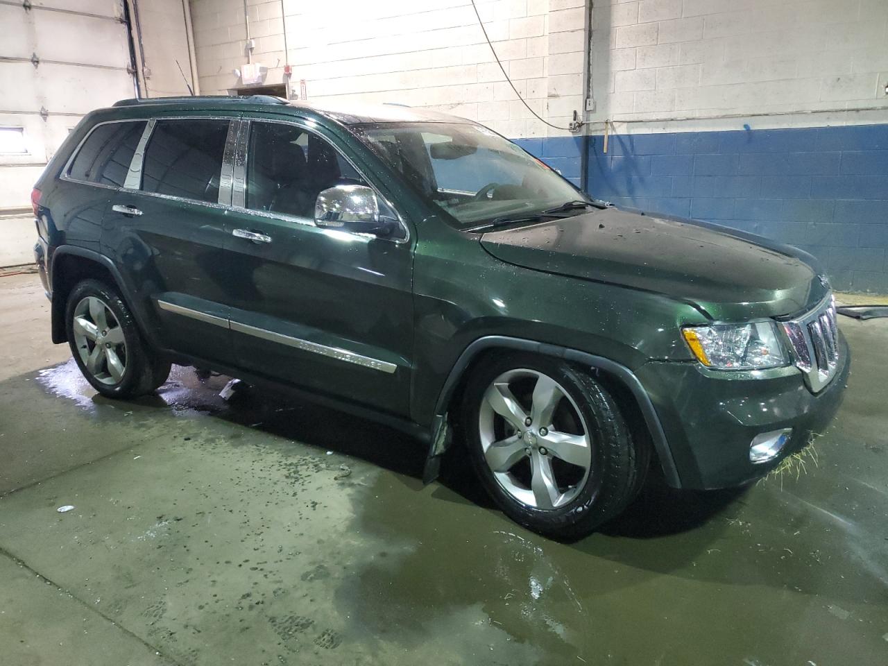 1J4RR5GG3BC520525 2011 Jeep Grand Cherokee Limited