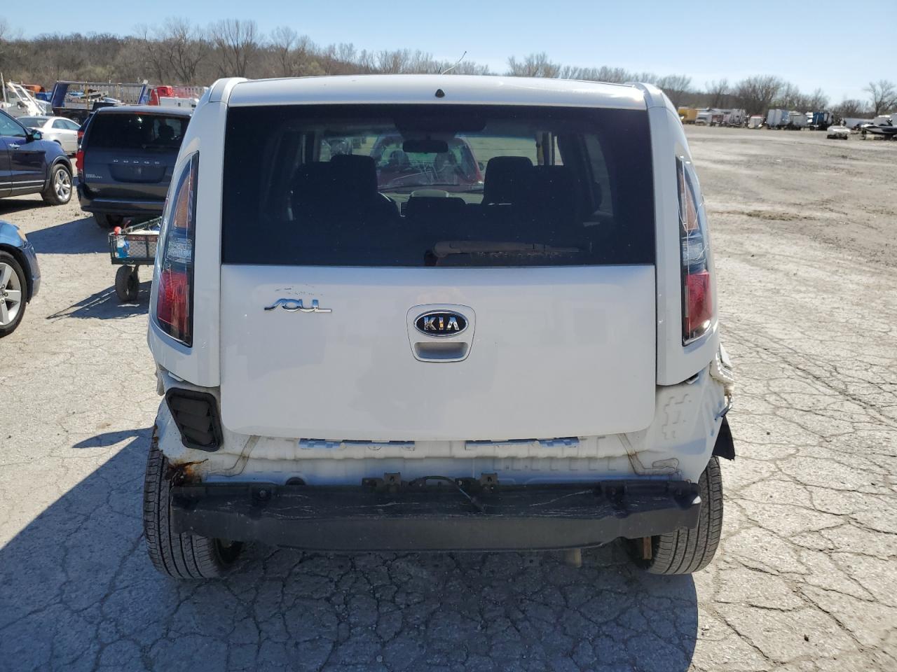 KNDJT2A27B7271803 2011 Kia Soul +