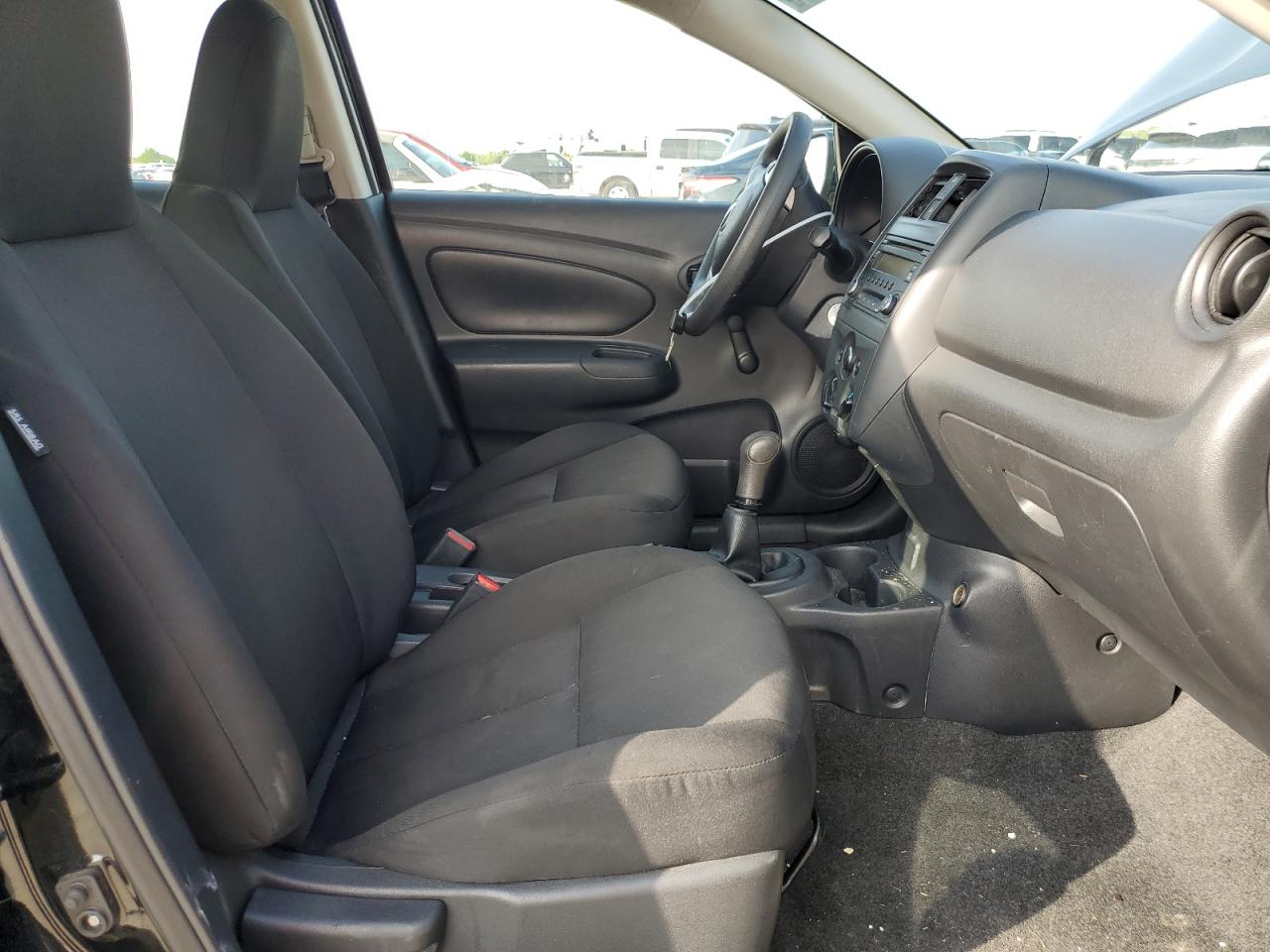 3N1CN7AP1HL855228 NISSAN VERSA 2017
