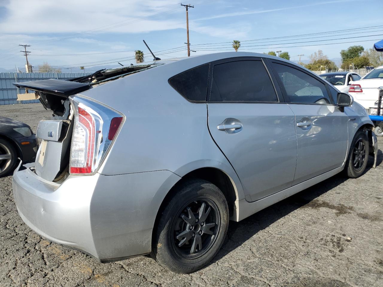 2015 Toyota Prius vin: JTDKN3DU2F1938335