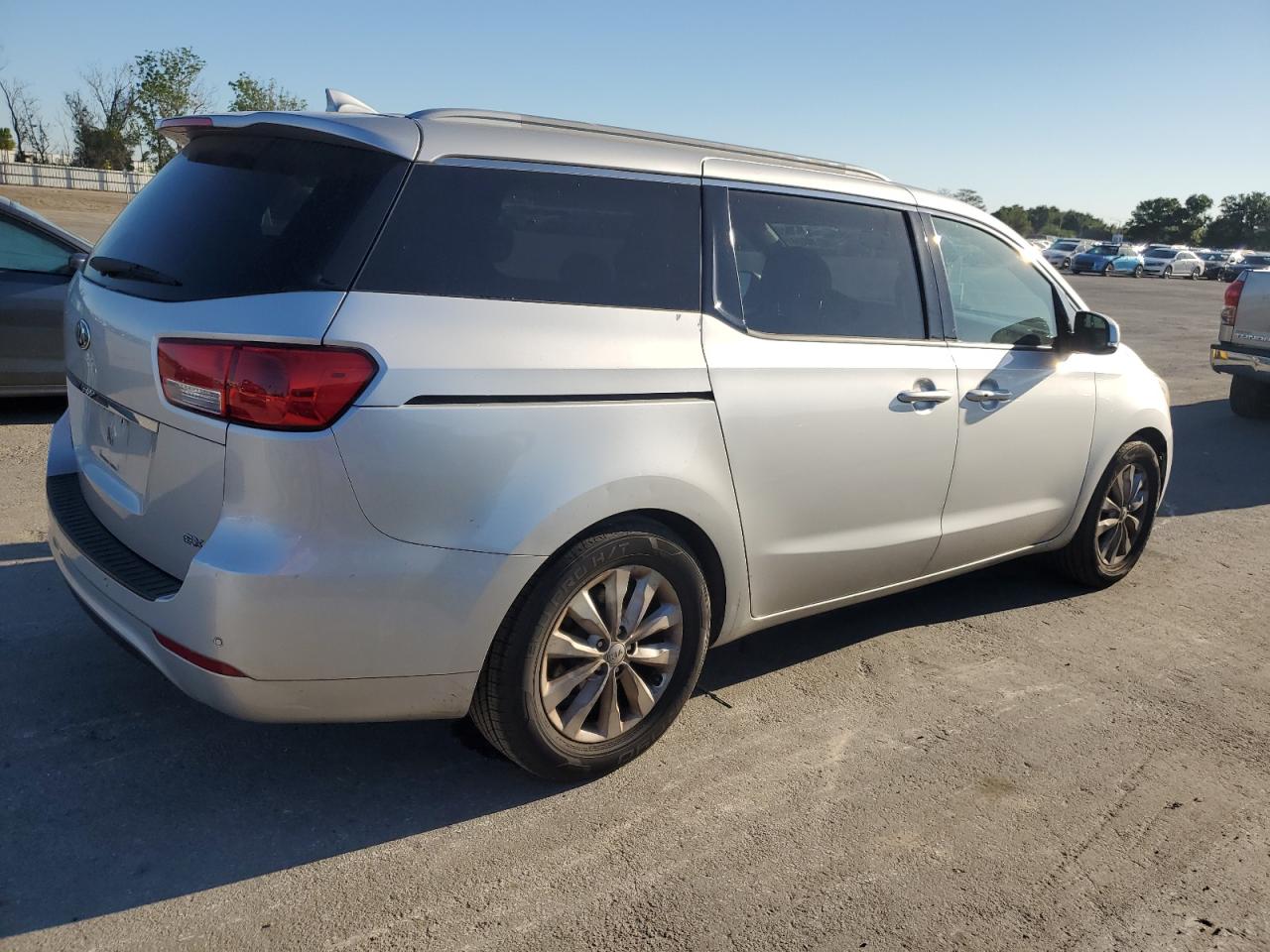 KNDMC5C18F6077070 2015 Kia Sedona Ex