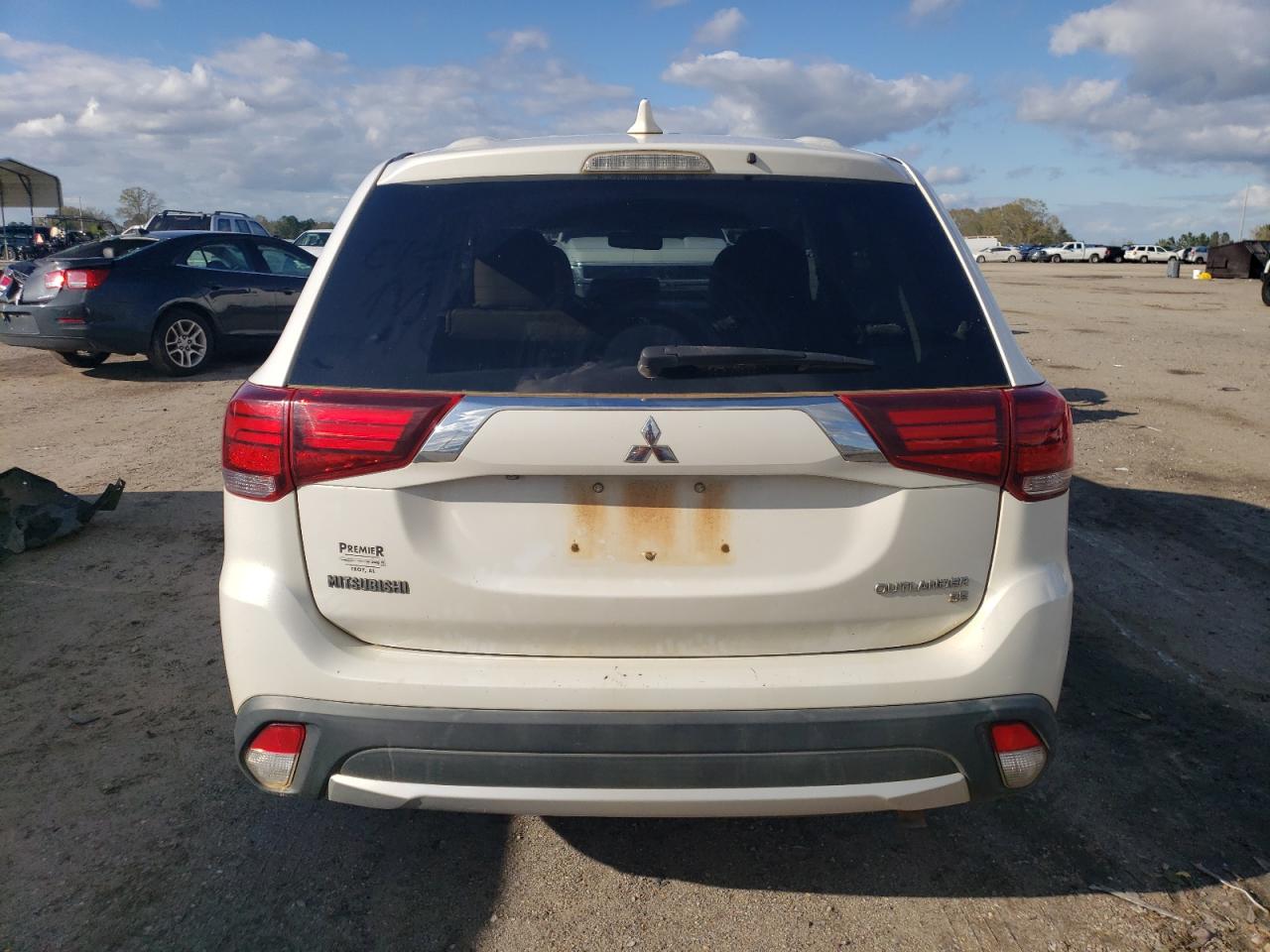 2018 Mitsubishi Outlander Se vin: JA4AD3A32JZ017182