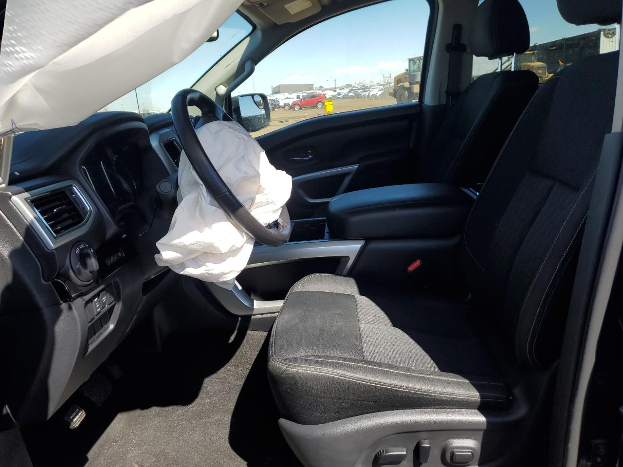 1N6AA1E56JN550185 NISSAN TITAN 2018