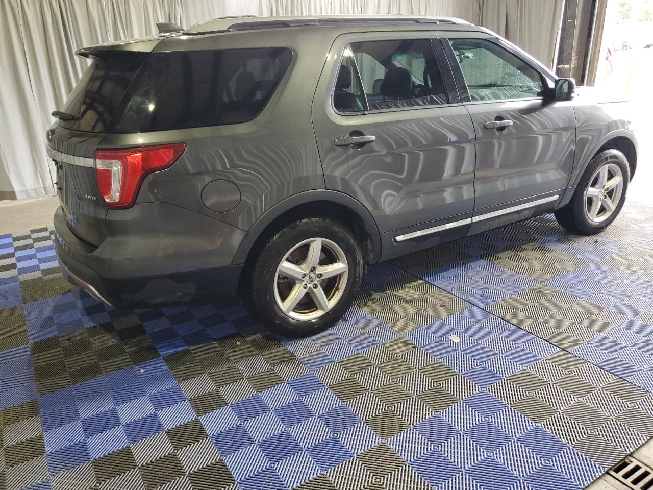 1FM5K8D85HGB00320 FORD EXPLORER 2017