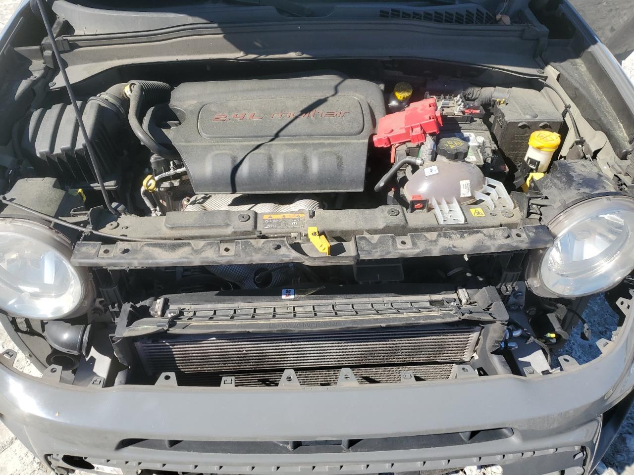 ZACNJABB8KPK83765 2019 Jeep Renegade Latitude