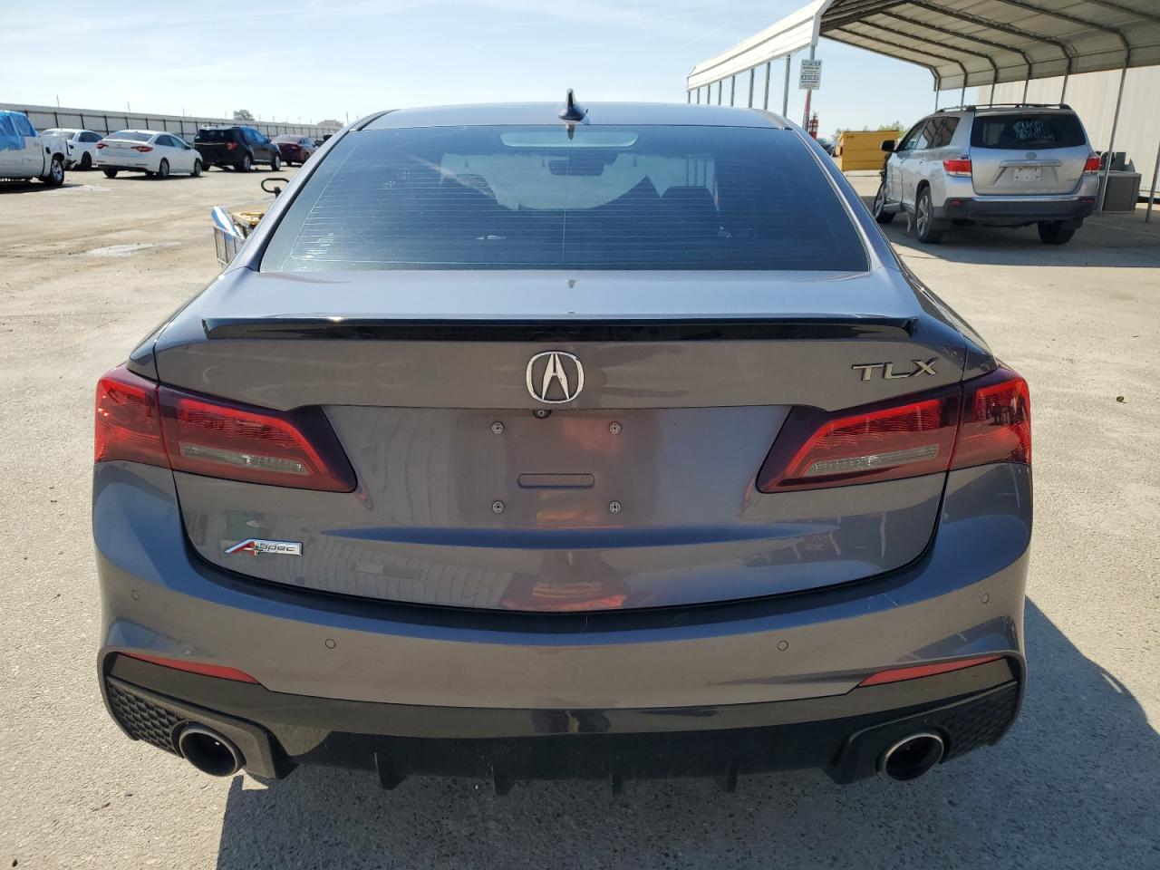 19UUB2F68JA010811 2018 Acura Tlx Tech+A