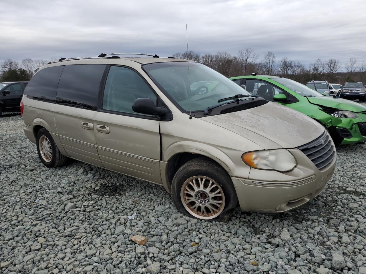 2C8GP64L25R222570 2005 Chrysler Town & Country Limited