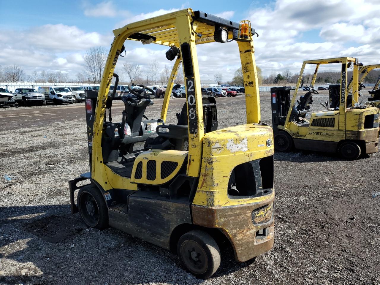 Lot #3242791978 2010 HYST FORKLIFT