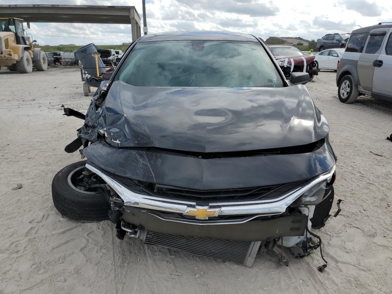 2019 Chevrolet Malibu Ls vin: 1G1ZB5ST3KF156483