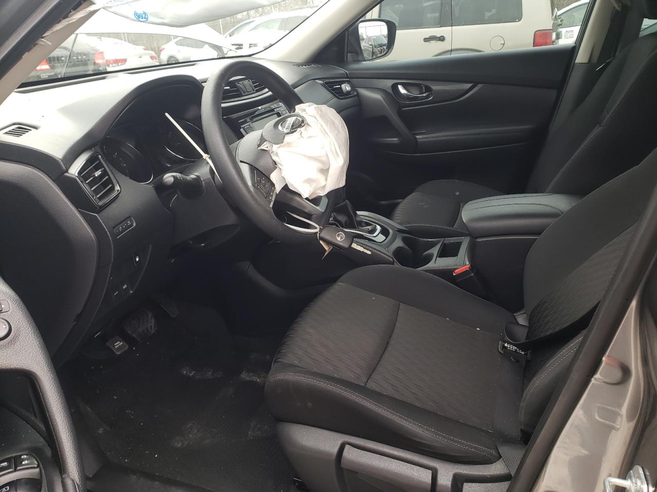 KNMAT2MT1JP617704 NISSAN ROGUE 2018