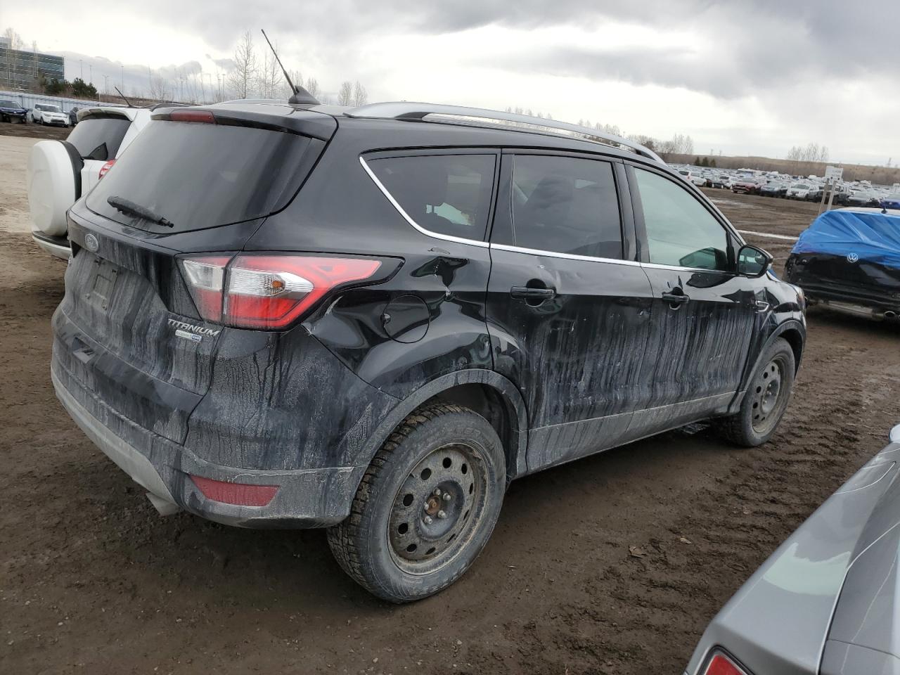 1FMCU9J91JUC64109 2018 Ford Escape Titanium