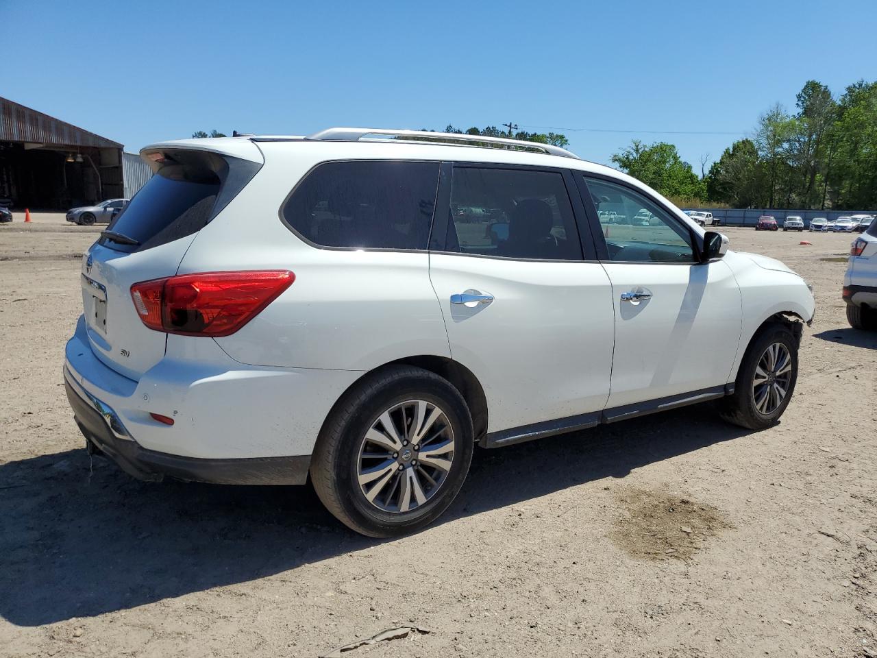 Lot #2654896213 2017 NISSAN PATHFINDER