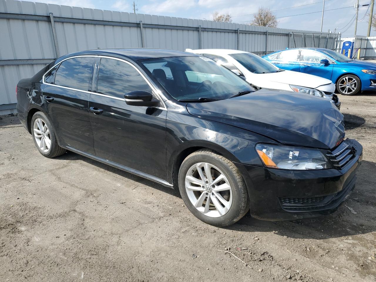 1VWBH7A31DC132995 2013 Volkswagen Passat Se