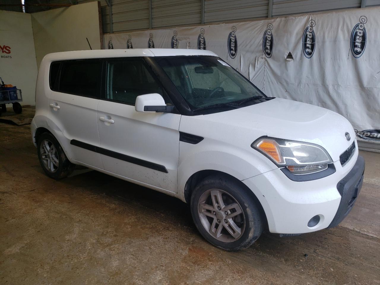 KNDJT2A25B7716944 2011 Kia Soul +