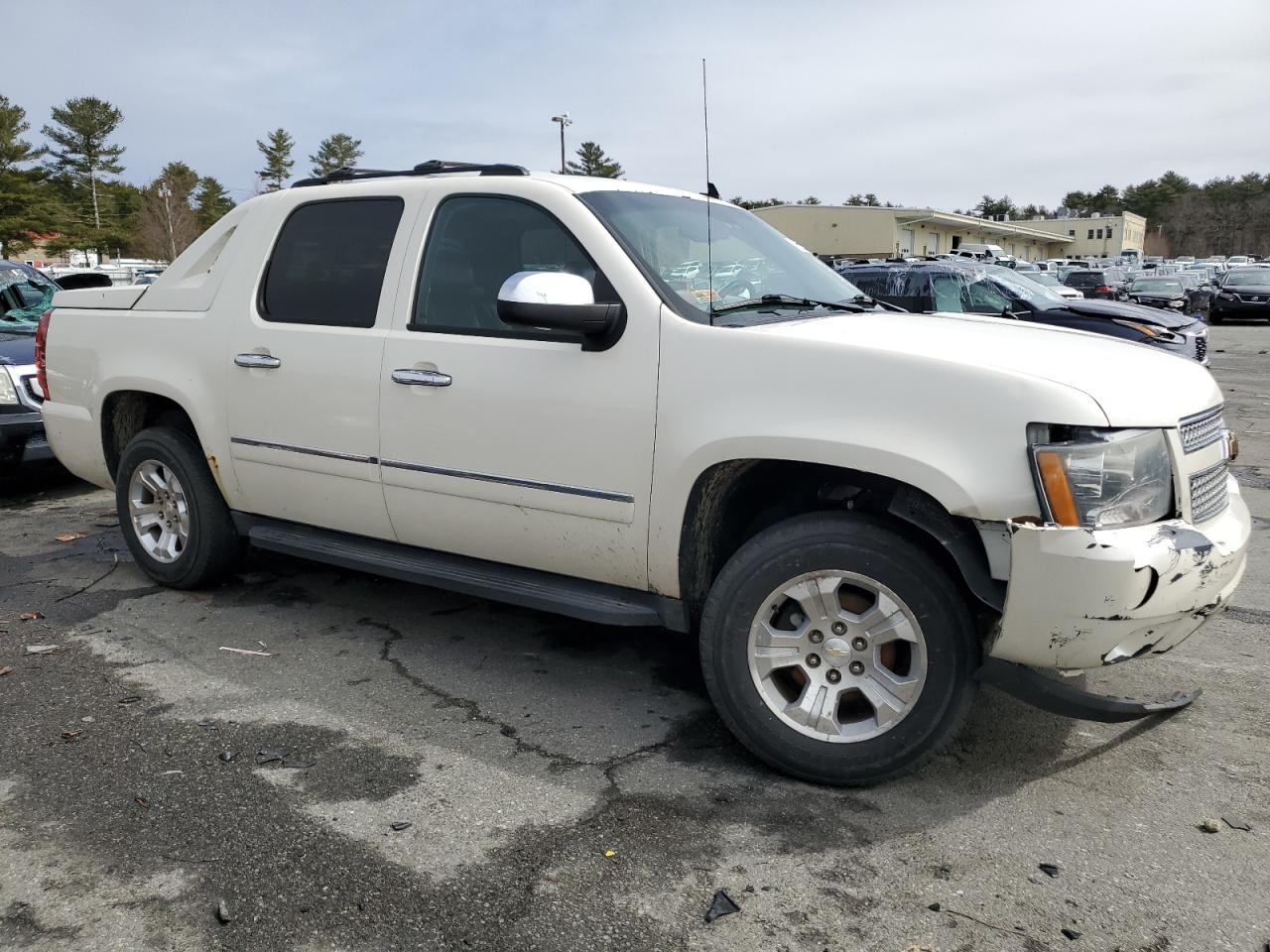 3GNTKGE39BG219564 2011 Chevrolet Avalanche Ltz