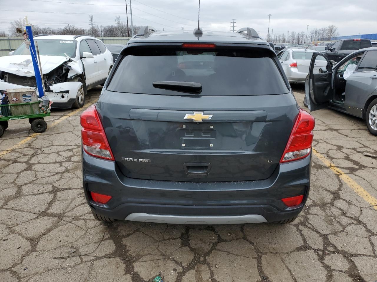 KL7CJPSBXJB726078 CHEVROLET TRAX 2018