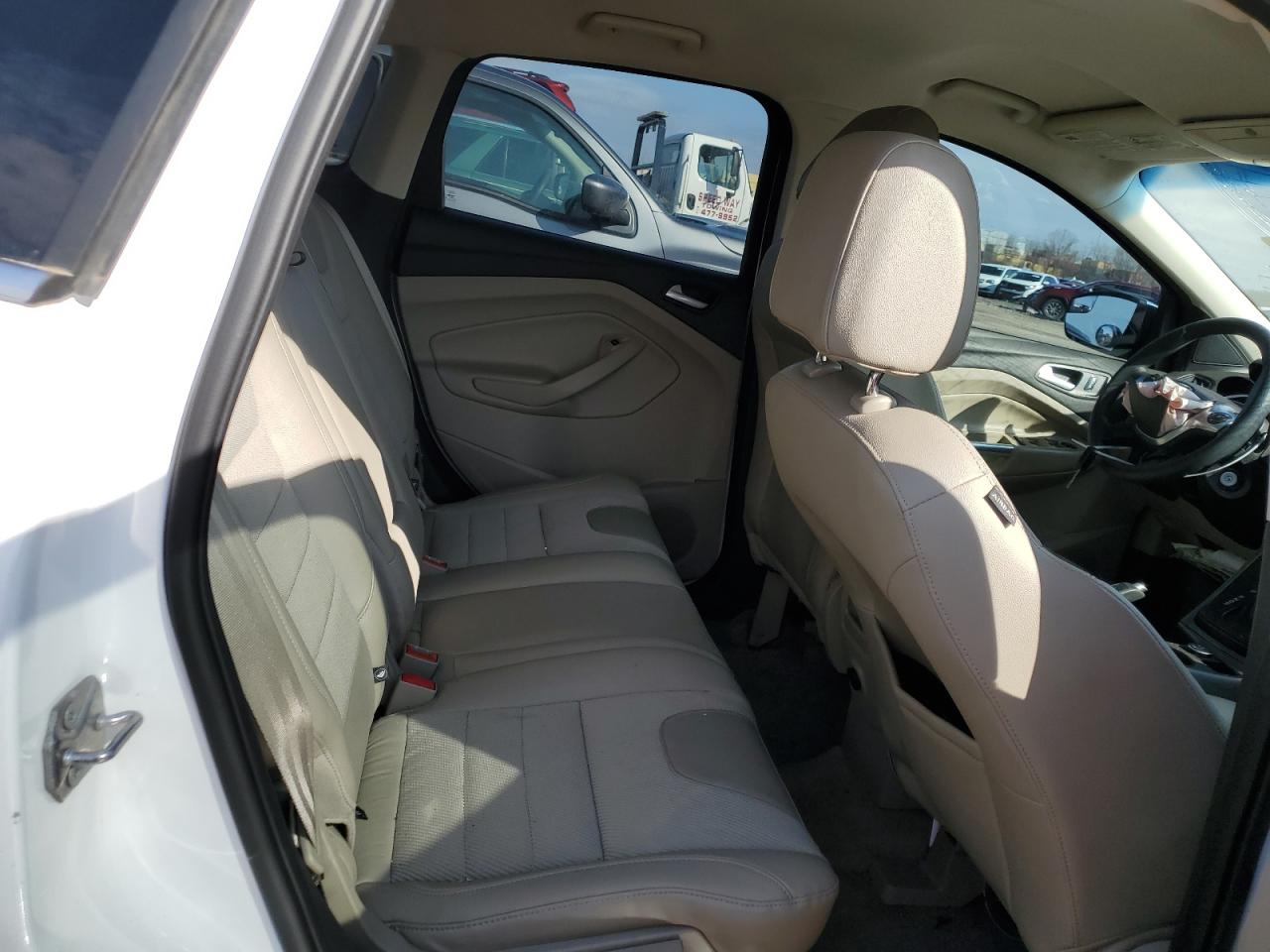 1FMCU0G95GUA09930 FORD ESCAPE 2016