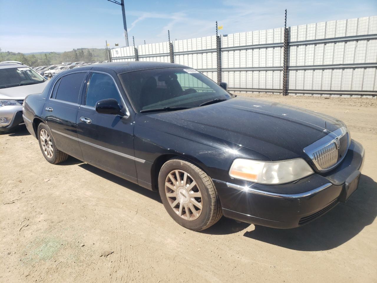 Lot #2478193447 2007 LINCOLN TOWN CAR S