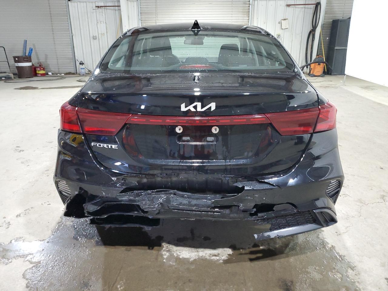 3KPF24AD8PE575008 2023 Kia Forte Lx
