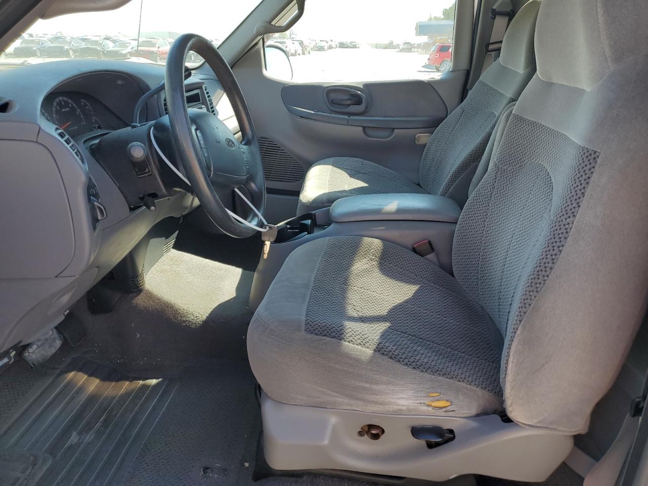 1FTRF07W0YKB16251 2000 Ford F150