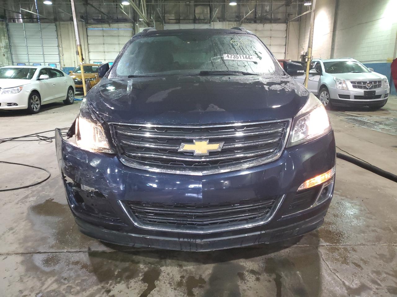 1GNKRGKD0FJ215671 2015 Chevrolet Traverse Lt