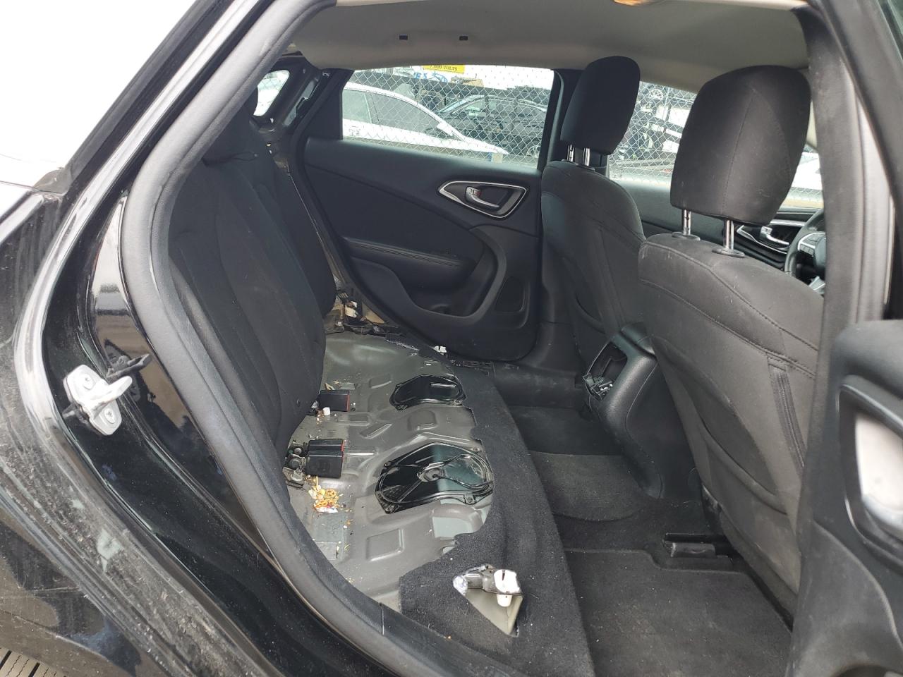 1C3CCCAB0FN711204 2015 Chrysler 200 Limited