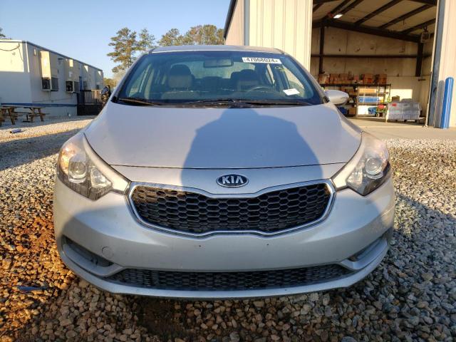 VIN KNAFX4A68G5558396 2016 KIA Forte, LX no.5