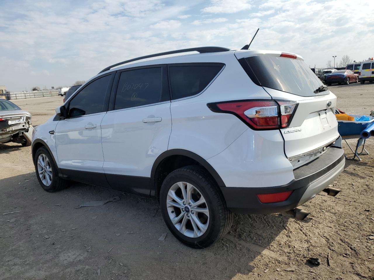 1FMCU9HD7JUB07047 2018 Ford Escape Sel