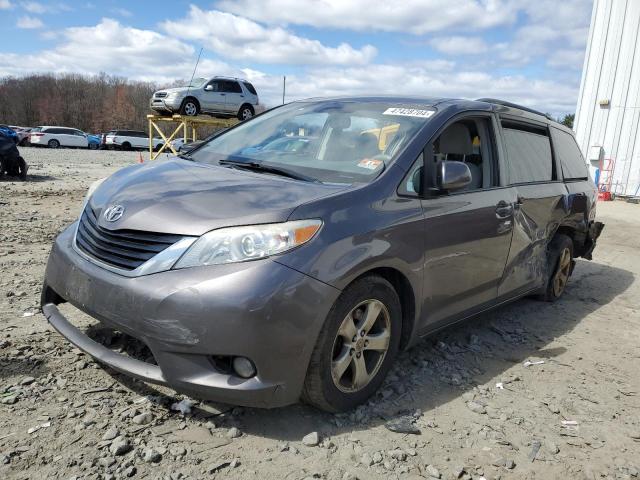 Lot #2459864975 2013 TOYOTA SIENNA LE salvage car