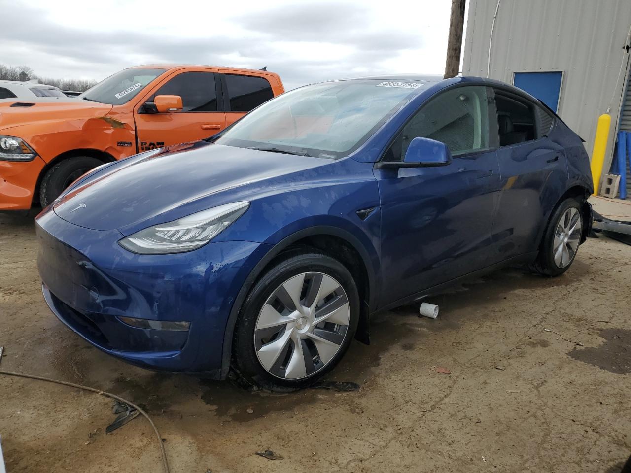 2022 Tesla Model Y vin: 7SAYGDEE4NA005205