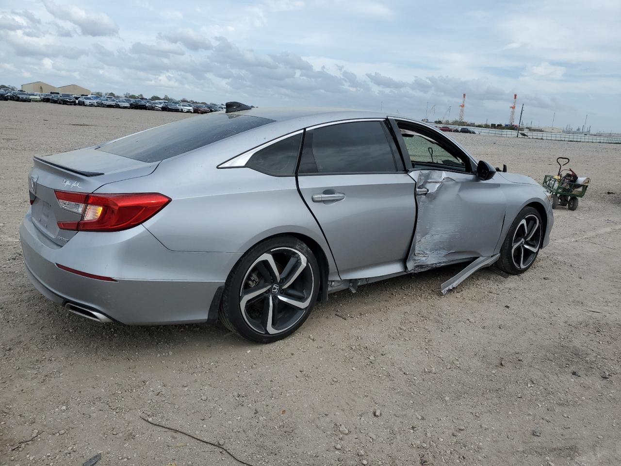 2022 Honda Accord Sport vin: 1HGCV1F32NA051833