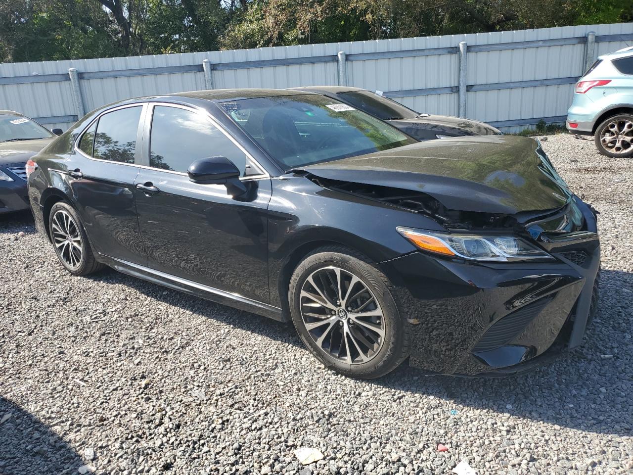 4T1B11HK0JU517824 TOYOTA CAMRY 2018