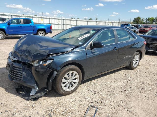 Lot #2492222064 2017 TOYOTA CAMRY LE salvage car
