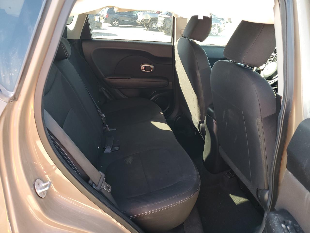 KNDJN2A21G7290378 2016 Kia Soul