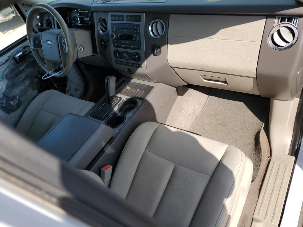 1FMJU1J55BEF44598 2011 Ford Expedition Xlt