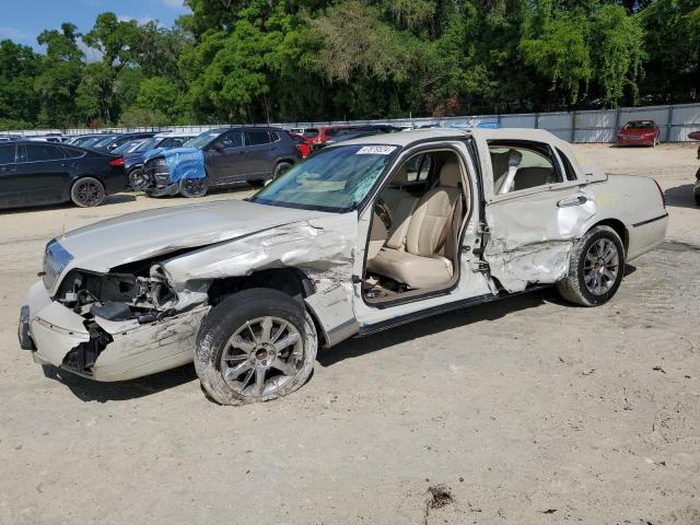 Lot #2522063844 2004 LINCOLN TOWN CAR U salvage car