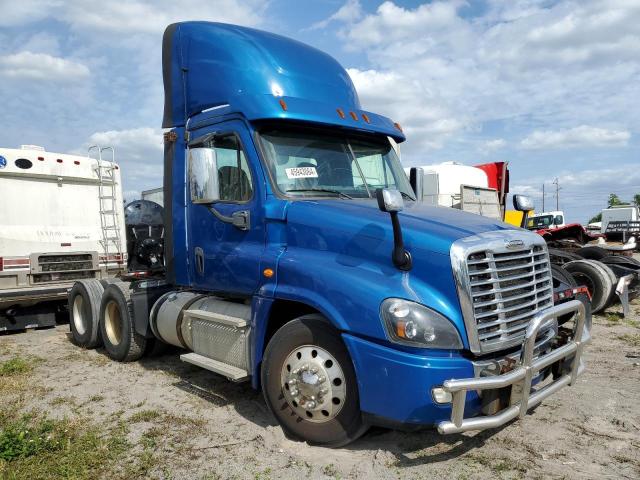 Lot #2406384131 2017 FREIGHTLINER CASCADIA 1 salvage car