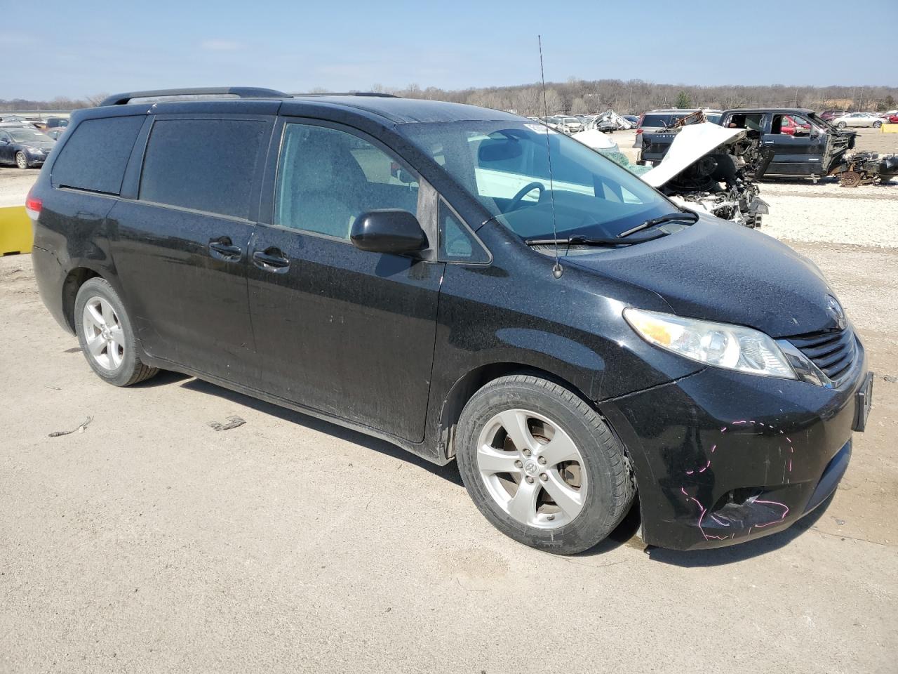 2014 Toyota Sienna Le vin: 5TDKK3DC2ES434420