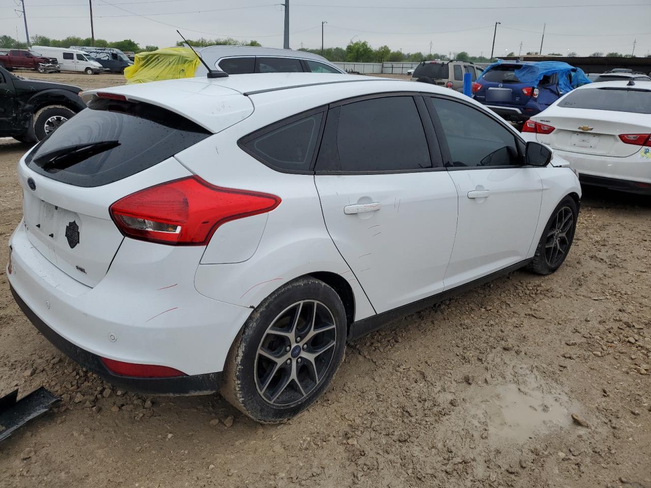 1FADP3M21HL306375 2017 Ford Focus Sel