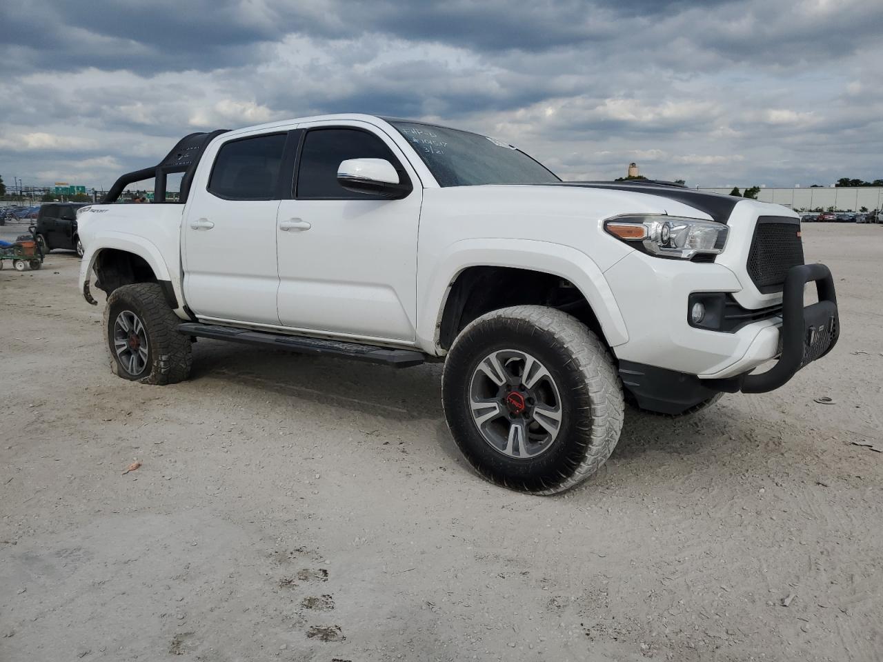 5TFAZ5CN9HX053930 2017 Toyota Tacoma Double Cab