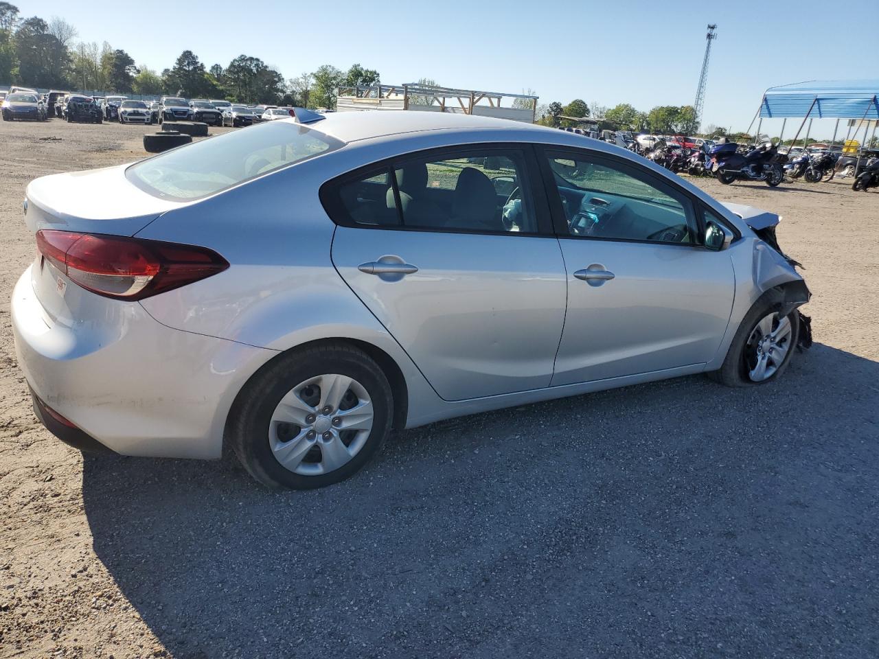 3KPFL4A73HE152152 2017 Kia Forte Lx