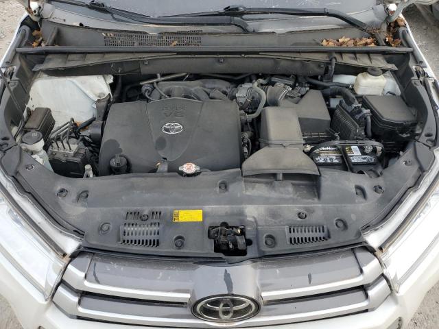 VIN 5TDJZRFH9JS525553 2018 Toyota Highlander, SE no.12