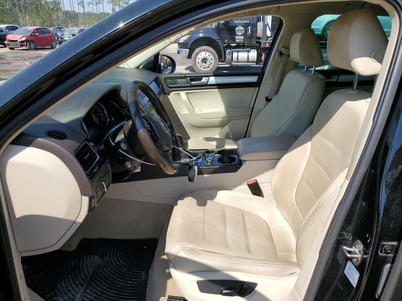 WVGEF9BP2DD001308 2013 Volkswagen Touareg V6