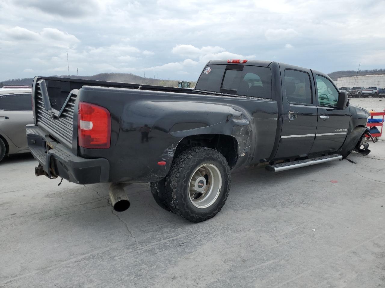 2012 GMC Sierra K3500 Denali vin: 1GT426C83CF103849