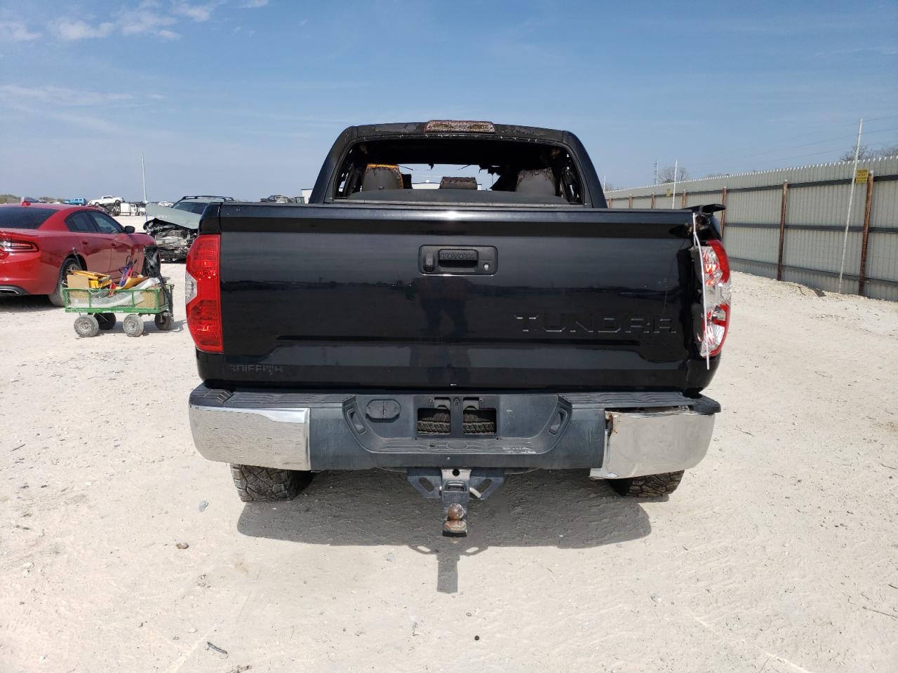 5TFEM5F19GX101577 2016 Toyota Tundra Crewmax Sr5