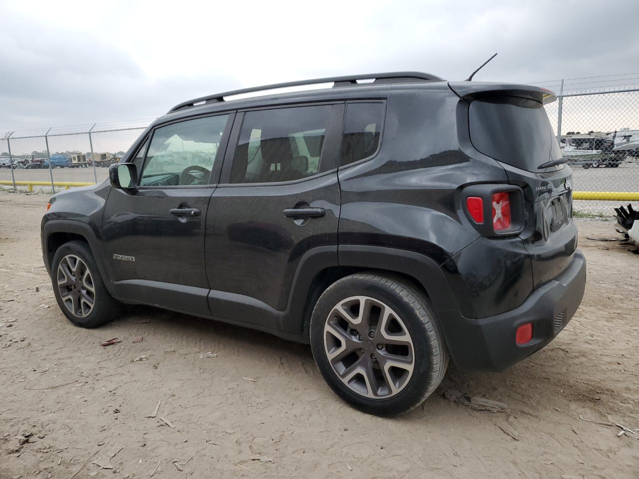 ZACCJABT7FPC13988 2015 Jeep Renegade Latitude