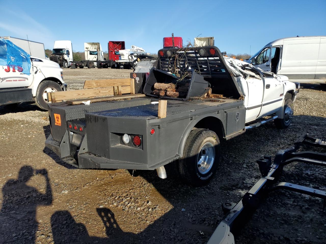1B7MF3366WJ241601 1998 Dodge Ram 3500