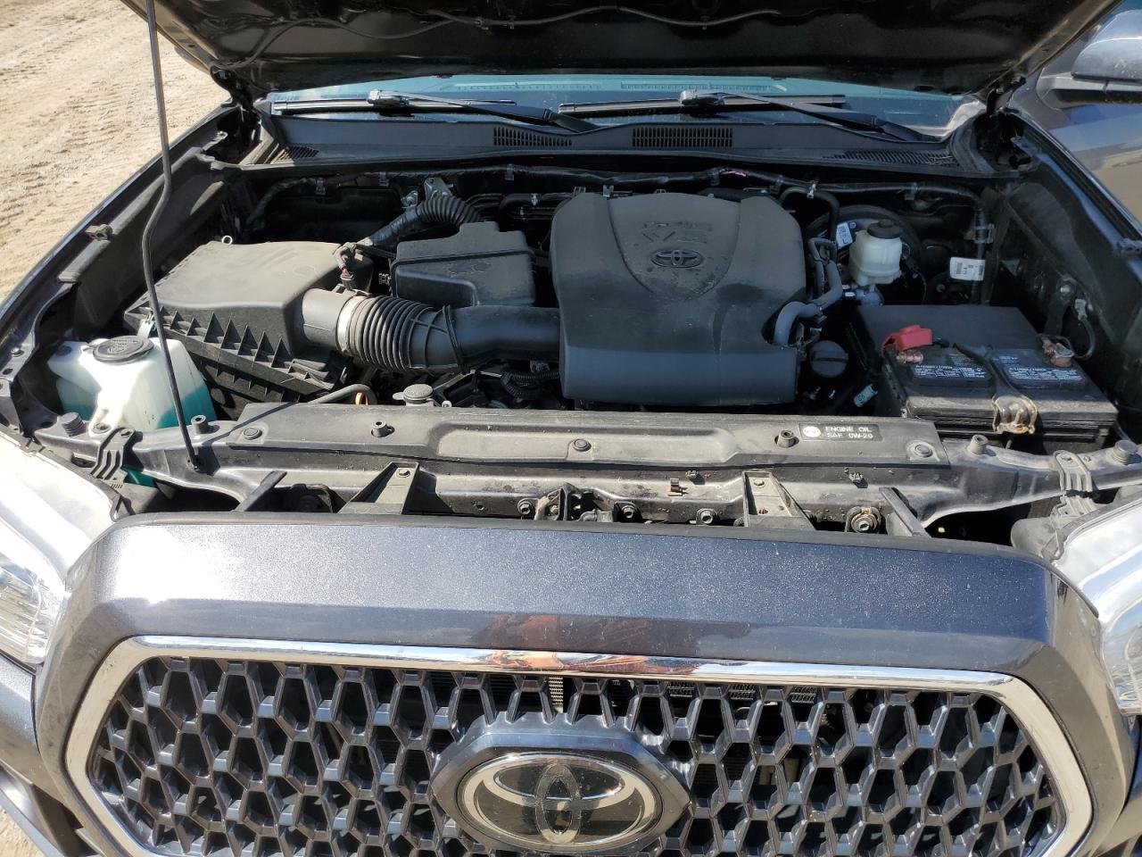 2019 Toyota Tacoma Double Cab vin: 3TMCZ5AN1KM235422